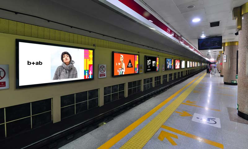 地铁12封灯箱广告-恒峰g22
